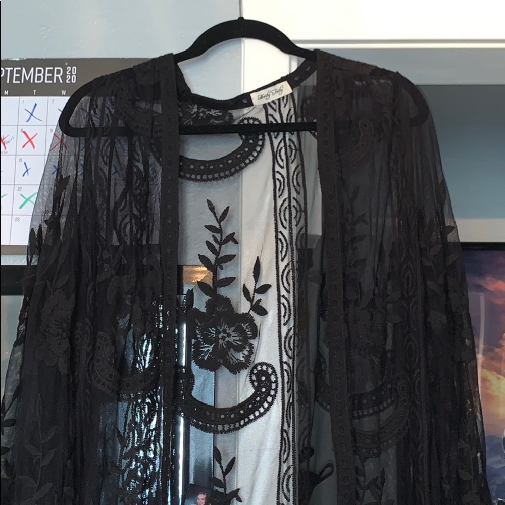 Lace cover cardigan shall